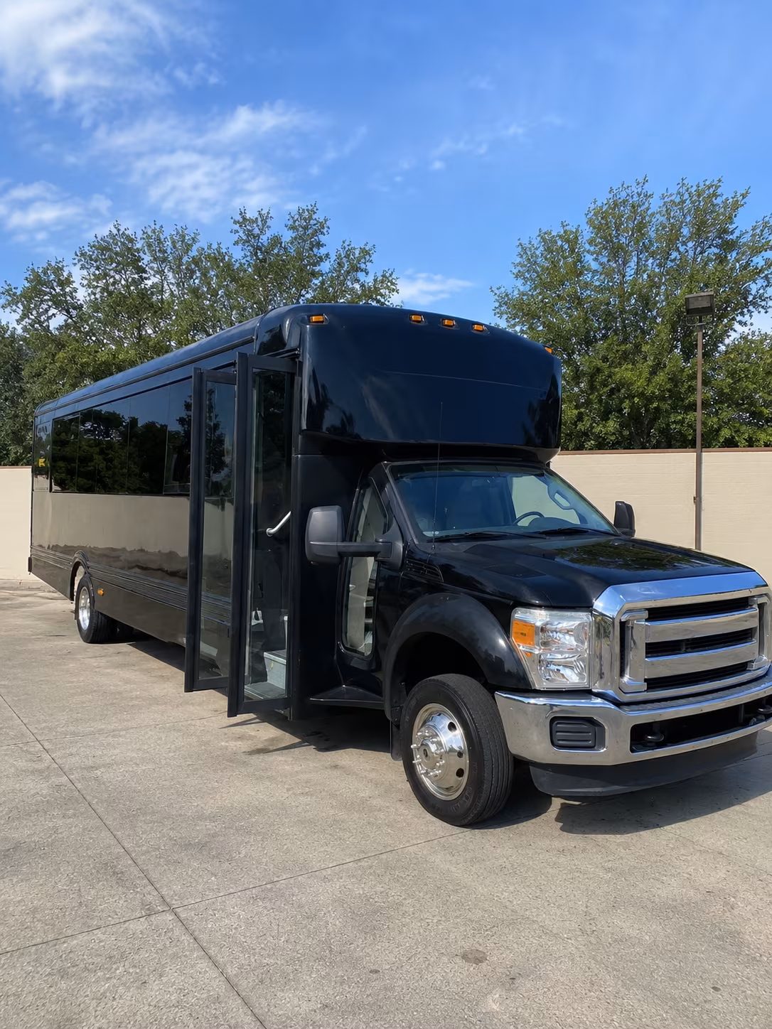 irving 20 passenger party bus